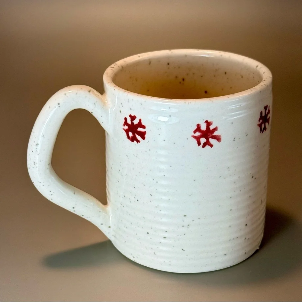 Set 4/ 1999 Hearst Communication Enesco Vintage Snow Flake Mugs Collectables